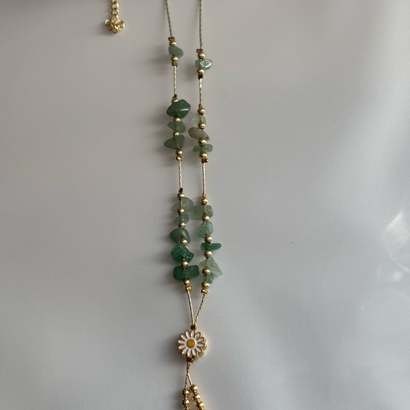 Elegant Green and Gold Necklace - Picture 3 of 5